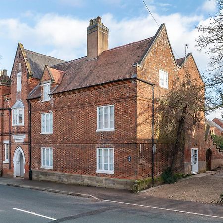 Airfield Manor Guest House Castle Donington Exterior photo